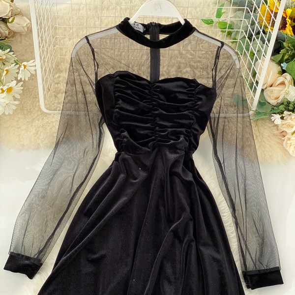 Μοντέρνο γυναικείο βελούδινο μαύρο φόρεμα