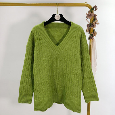 Pulover lat cu decolteu spitz în gri, verde și roz