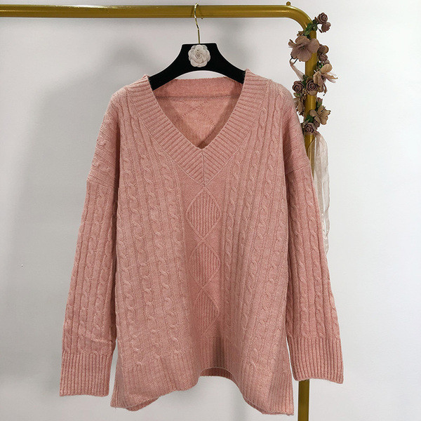 Pulover lat cu decolteu spitz în gri, verde și roz