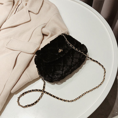 Modern női pehelytáska lánccal több színben