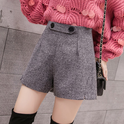 Pantaloni scurți moderni de damă cu talie înaltă și nasturi în negru, gri și maro