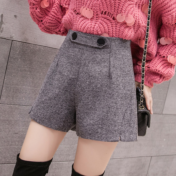 Pantaloni scurți moderni de damă cu talie înaltă și nasturi în negru, gri și maro