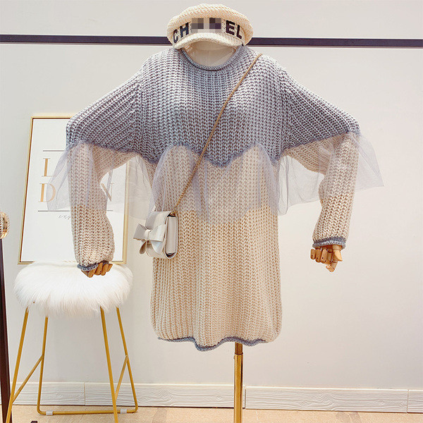 Γυναικείο πουλόβερ μοντέλο με τούλι - δύο χρωμάτων