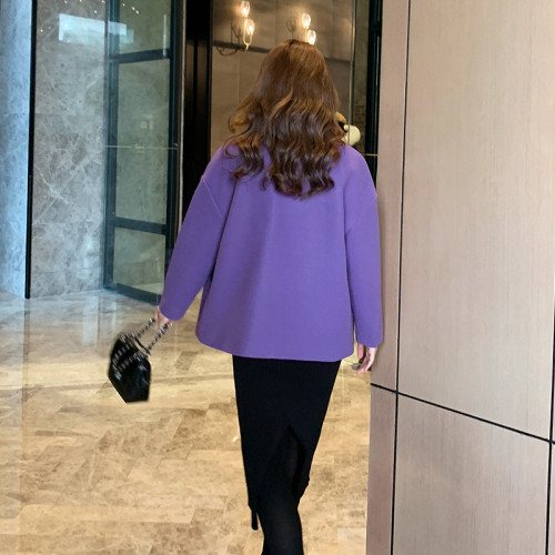 Καθημερινό γυναικείο παλτό με κουμπιά και τσέπη σε μοβ χρώμα