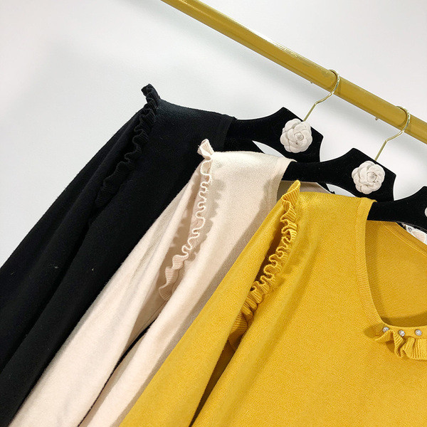 Λεπτό γυναικείο πουλόβερ με βολάν σε τρία χρώματα