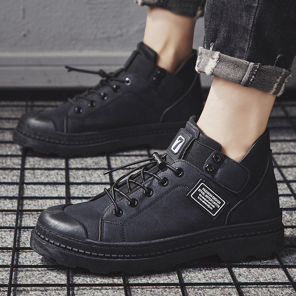 Μοντέρνα χειμερινά ανδρικά παπούτσια με κορδόνια και παχιά σόλα σε τρία χρώματα