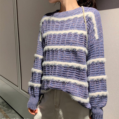 Pulover de dama cu decolteu oval si puf in trei culori