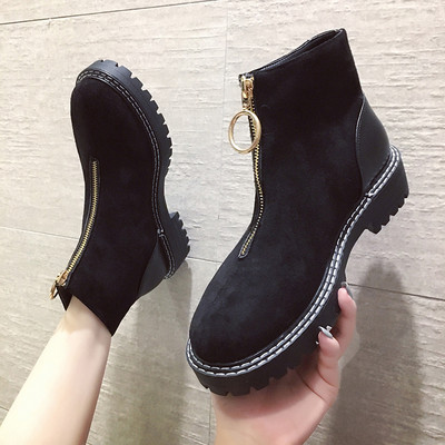 Γυναικεία μοντέρνα βελούδινα παπούτσια με φερμουάρ σε μαύρο χρώμα