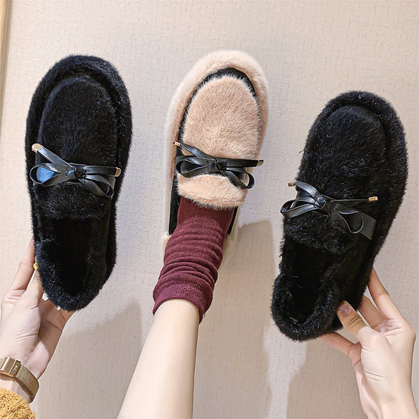 Γυναικεία χειμωνιάτικα παπούτσια με επίπεδη σόλα και απαλή επένδυση σε δύο χρώματα