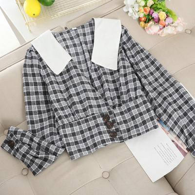 Női kockás ing V-nyakkal és gombokkal