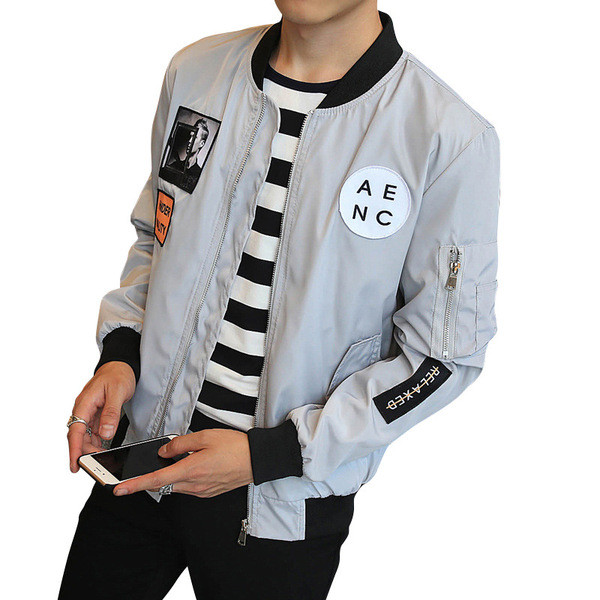 Őszi férfi kabát O-nyakkal és szürke és fekete hímzéssel