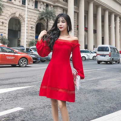 Rochie de dama de culoare rosie si decolteu rotund