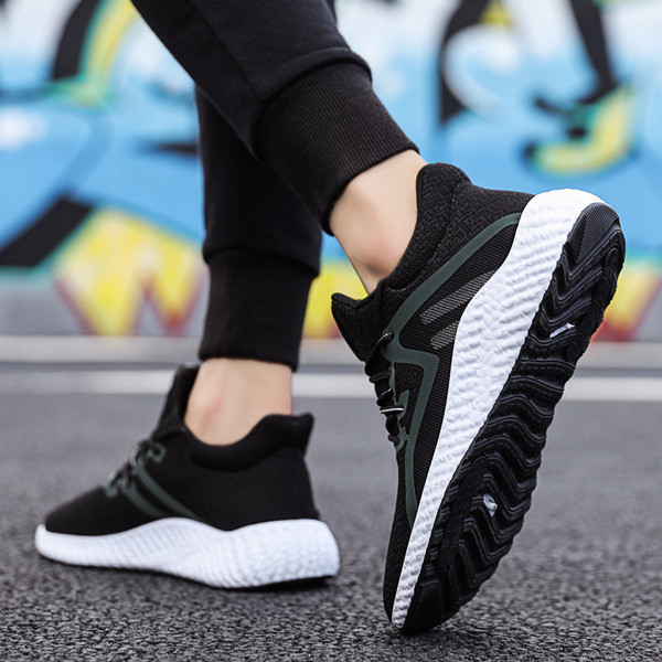 Alkalmi férfi tornacipő fűzős vastag talppal, három színben