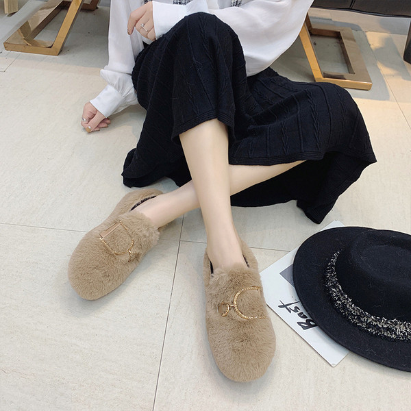 Modern női alkalmi cipő fém elemmel - három színben