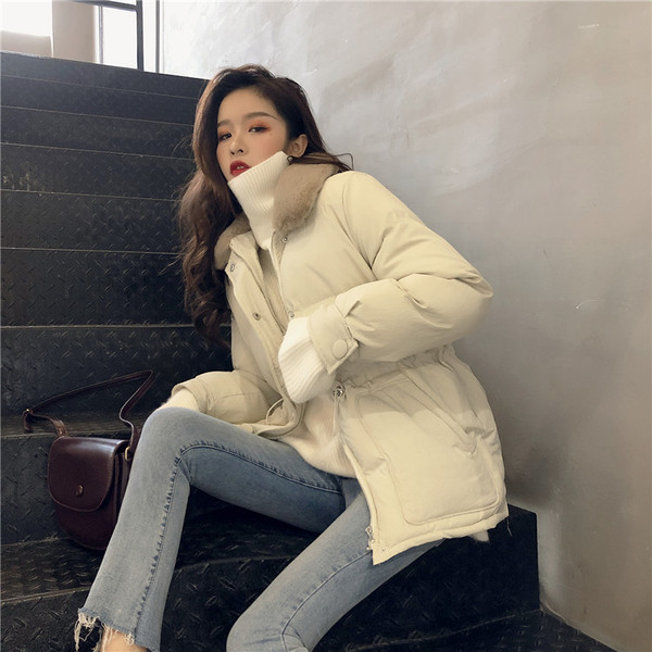 Palton de iarnă de damă cu buzunare și guler în puf