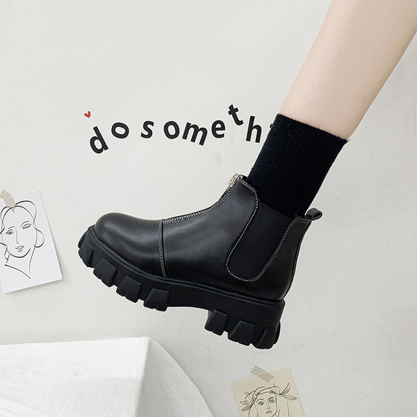 Ghete de dama moderne cu fermoar si talpa aspra - doua modele