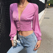 Bluză de damă modernă cu decolteu spitz și nasturi în mov