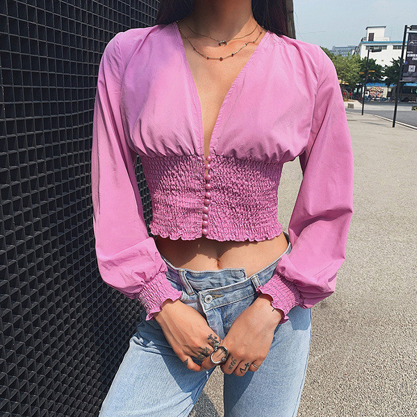 Bluză de damă modernă cu decolteu spitz și nasturi în mov