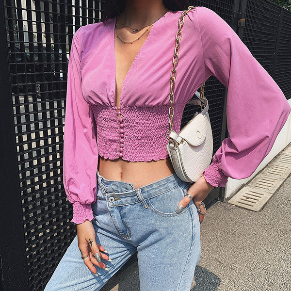 Bluză de damă modernă cu decolteu spitz și nasturi în mov