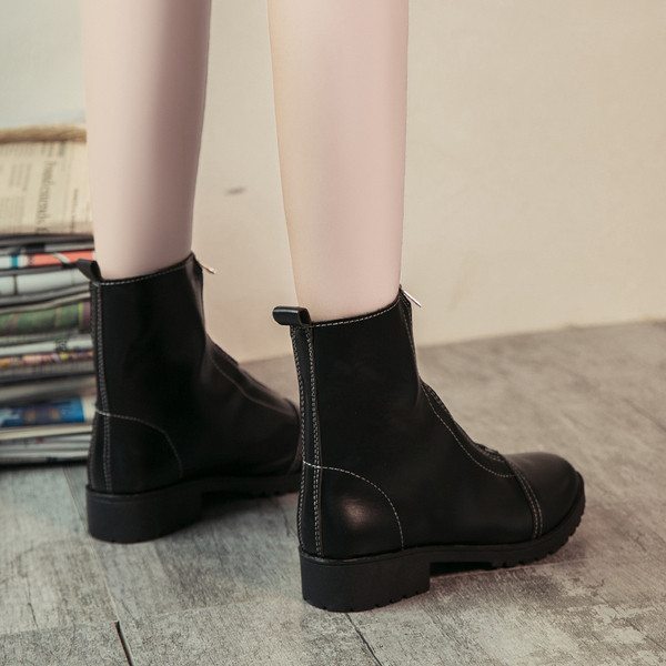 Női őszi-téli csizma cipzárral fekete színben