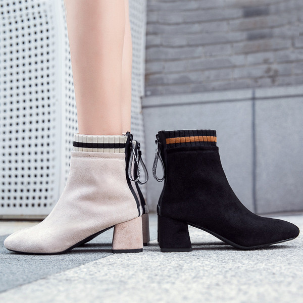 Ghete de dama moderne din piele intoarsa cu toc gros in negru si bej