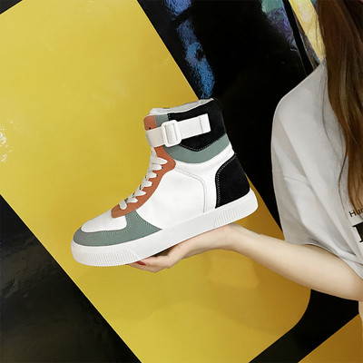 Alkalmi női tornacipő két színben matricával