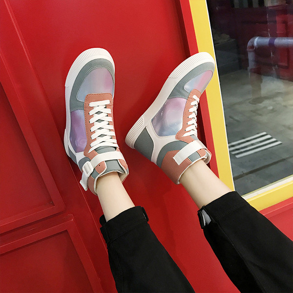 Alkalmi női tornacipő két színben matricával