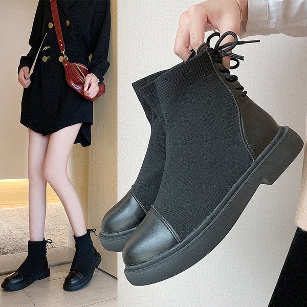 Casual γυναικείες μπότες με ίσια σόλα σε μαύρο χρώμα