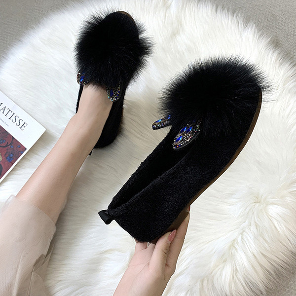 Νέο μοντέλο καθημερινά γυναικεία παπούτσια με πέτρες σε λευκό και μαύρο χρώμα