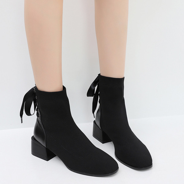 Cizme de dama cu panglica si toc gros in negru