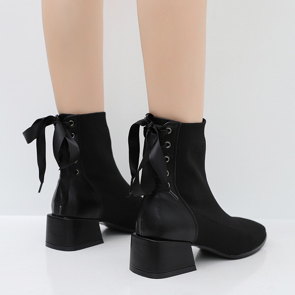 Cizme de dama cu panglica si toc gros in negru