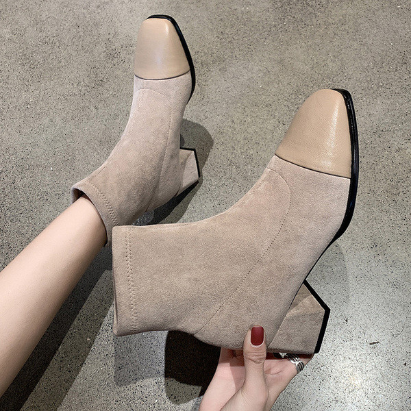 Cizme de damă elegante de piele intoarsa cu toc gros, in negru si bej