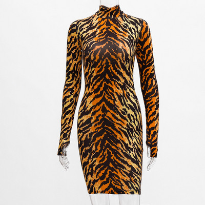 Μοντέρνο γυναικείο καθημερινό φόρεμα με ζωικό τύπωμα και κολάρο