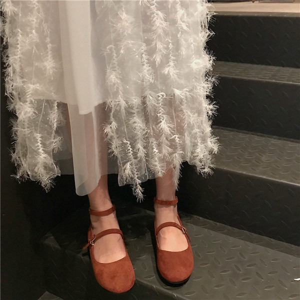 Fusta lungă cu sigiliu alb cu franjuri