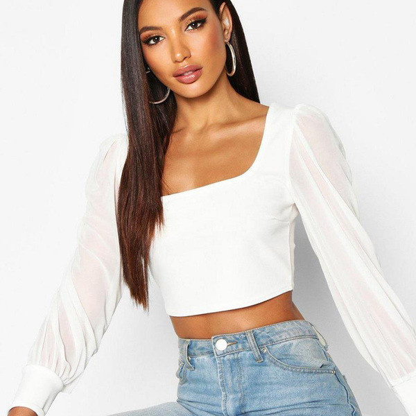 Bluză de damă modernă în alb și negru, cu decolteu pătrat