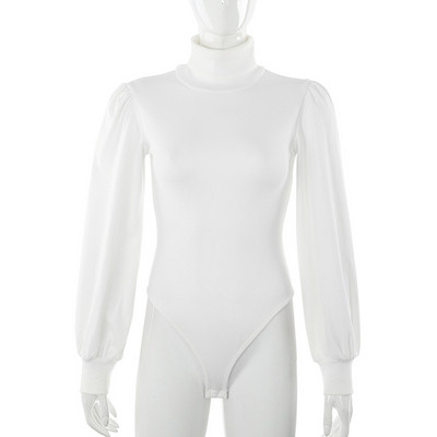 Κομψό γυναικείο κορμάκι με μεγάλο κολάρο σε λευκό χρώμα