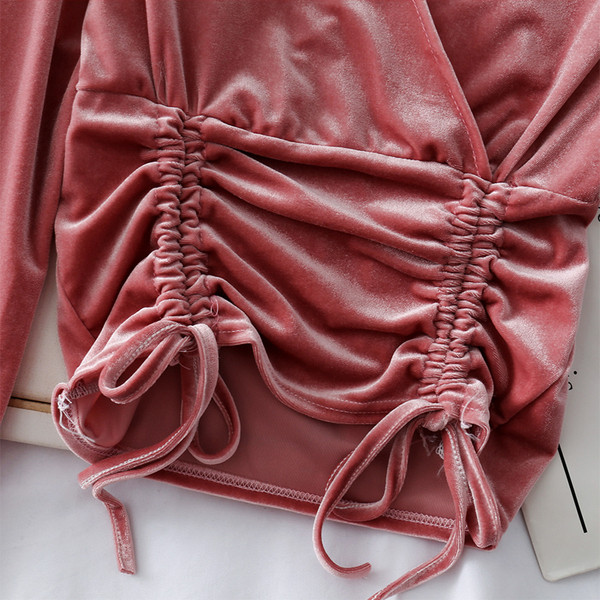 Modern női bársony blúz spitz nyakkivágással és több színben megkötővel