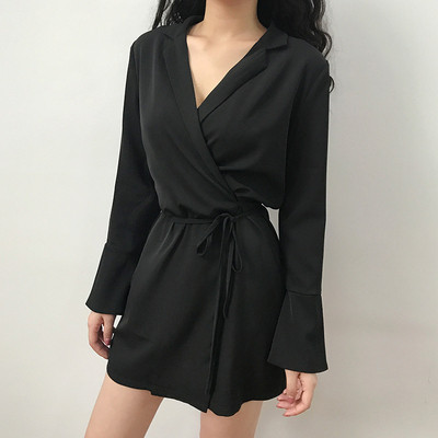 Γυναικείο φόρεμα V-neck με μαύρο χρώμα