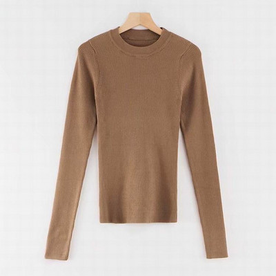 Μοντέρνο γυναικείο πουλόβερ με χαμηλό περιλαίμιο - σε διάφορα χρώματα