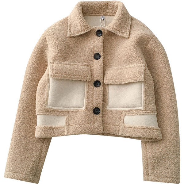 Ежедневно дамско късо палто в бял и бежов цвят с копчета