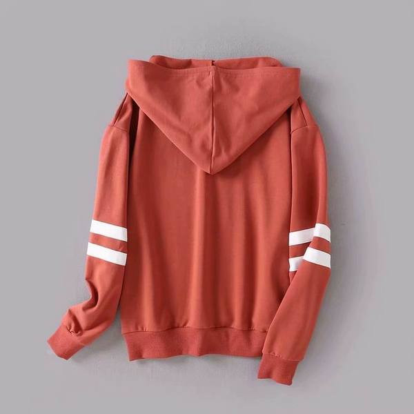 Νέο μοντέλο  γυναικείο φούτερ με κουκούλα σε λευκό, κόκκινο και μαύρο χρώμα