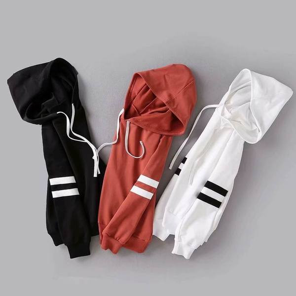 Νέο μοντέλο  γυναικείο φούτερ με κουκούλα σε λευκό, κόκκινο και μαύρο χρώμα