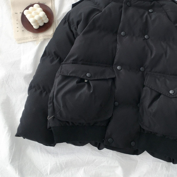 Női alkalmi kabát gombokkal és zsebbel barna és fekete színben