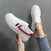 Casual γυναικεία αθλητικά παπούτσια σε λευκό χρώμα