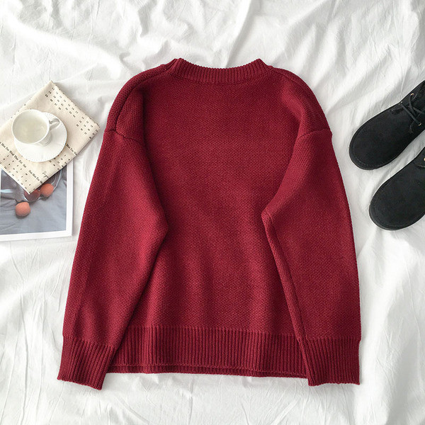 Καθημερινό γυνικείο πουλόβερ με εφαρμογή σε κόκκινο χρώμα