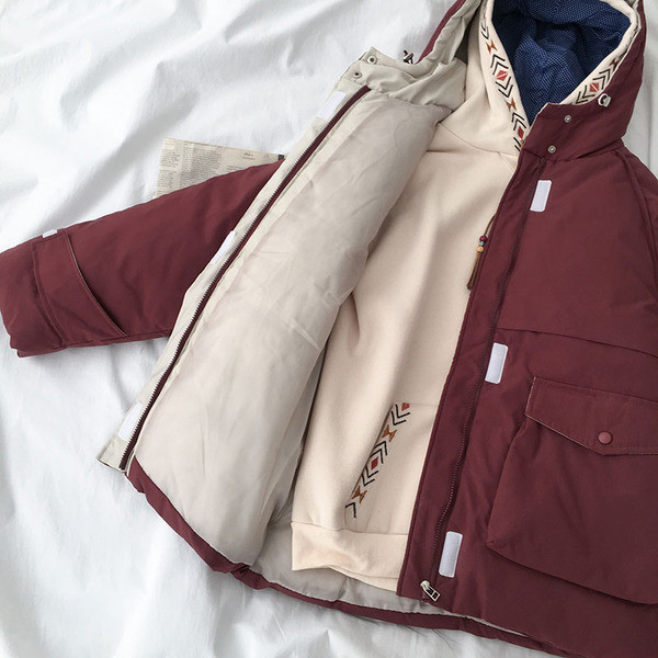 Női téli kabát kapucnival és zsebekkel, három színben