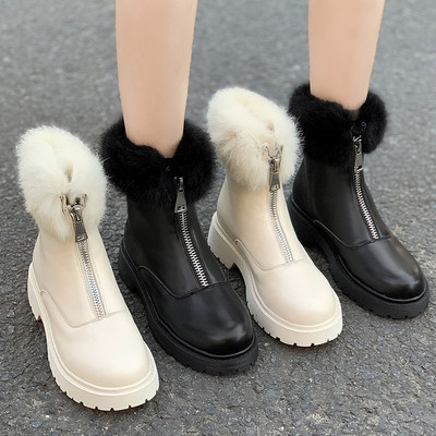 Χειμερινές γυναικείες μπότες με μαλακή επένδυση και φερμουάρ σε λευκό και μαύρο χρώμα