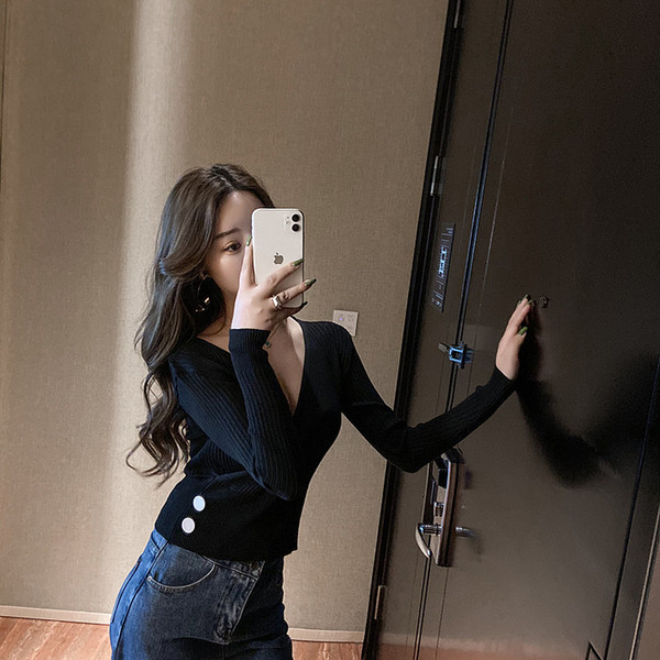 Γυναικεία μπλούζα με βαθύ λαιμό σε δύο χρώματα