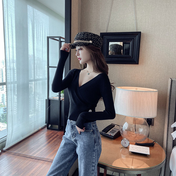 Γυναικεία μπλούζα με βαθύ λαιμό σε δύο χρώματα