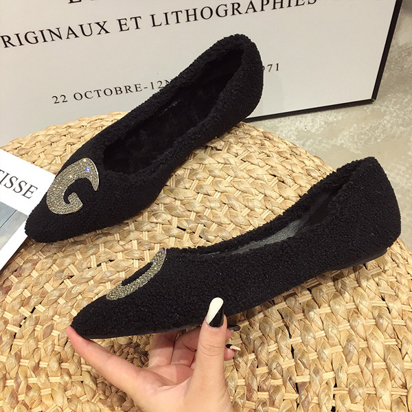 Alkalmi női cipő pehely és fém elemekkel